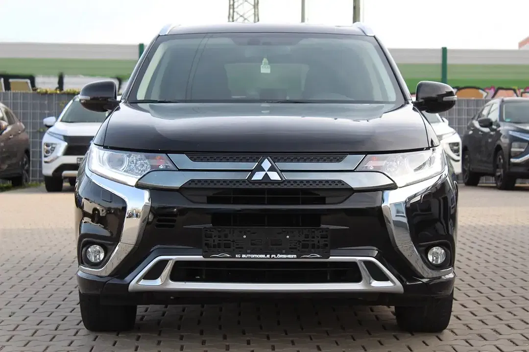 Mitsubishi Outlander 2.4 PHEV 4WD - Thumbnail 3