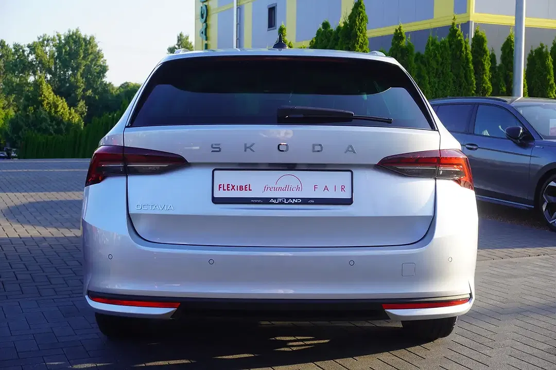 Skoda Octavia 1.5 TSI DSG Combi - Thumbnail 3