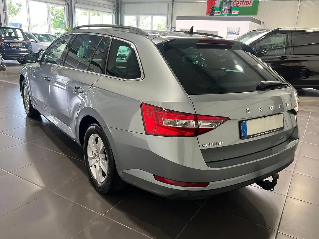 Skoda Superb 2.0 TDI Combi - Thumbnail 2