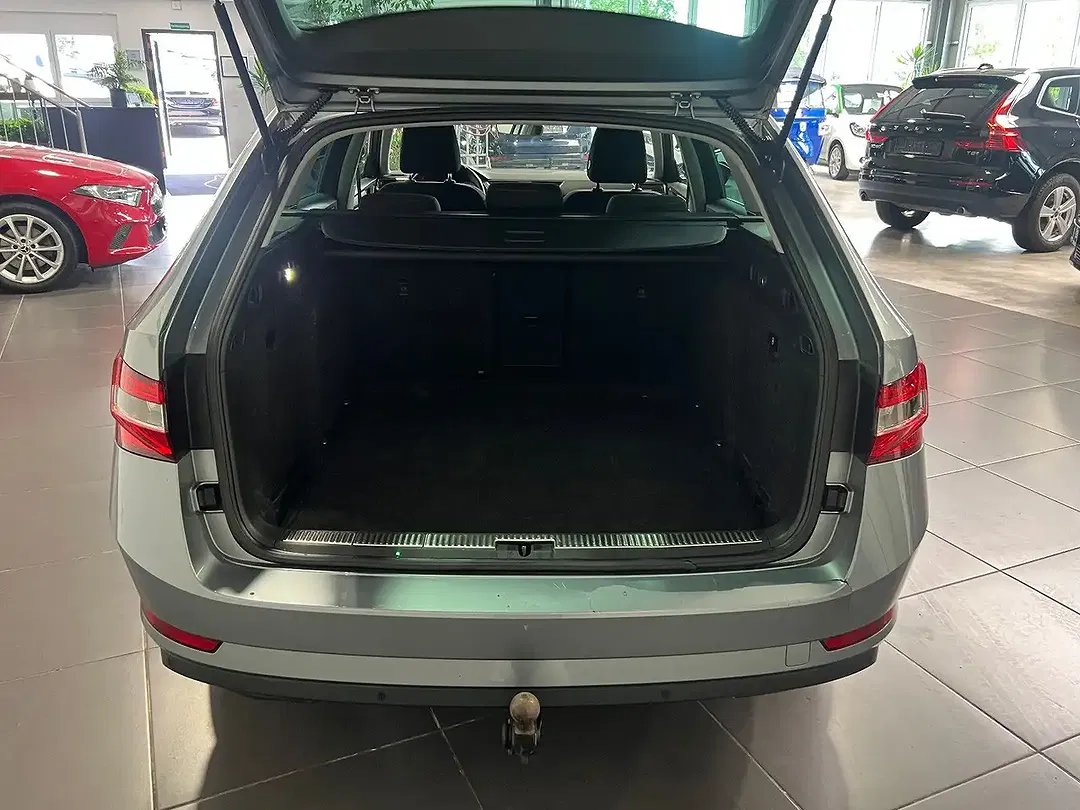 Skoda Superb 2.0 TDI Combi - Thumbnail 3