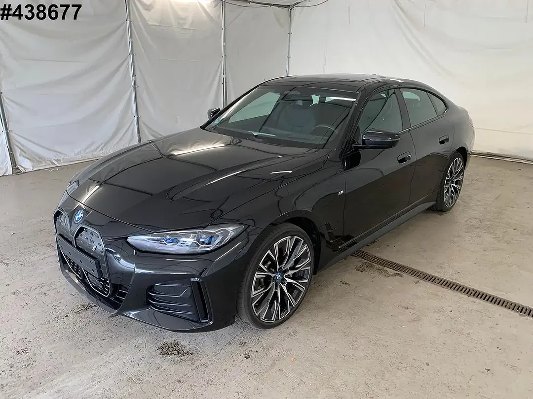 BMW i4 M Sport - Thumbnail 1