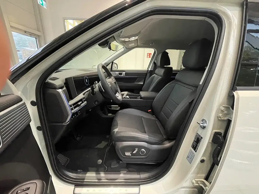 Hyundai SANTA FE 1.6 Hybrid T-GDI 4WD Intro - Thumbnail 9