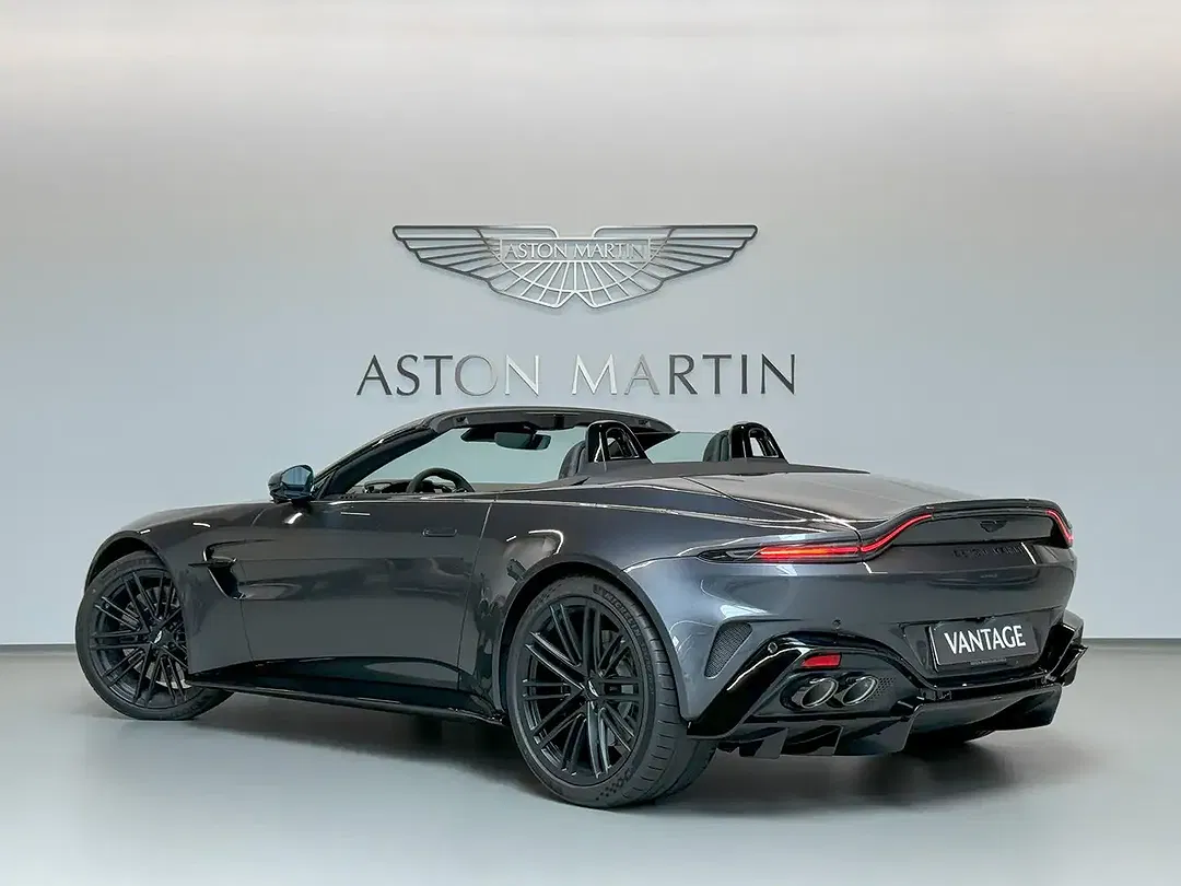 Aston Martin Vantage Roadster - Thumbnail 3