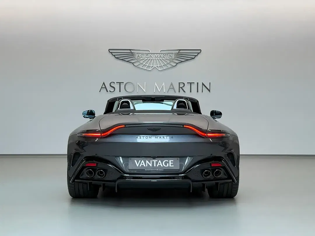 Aston Martin Vantage Roadster - Thumbnail 4