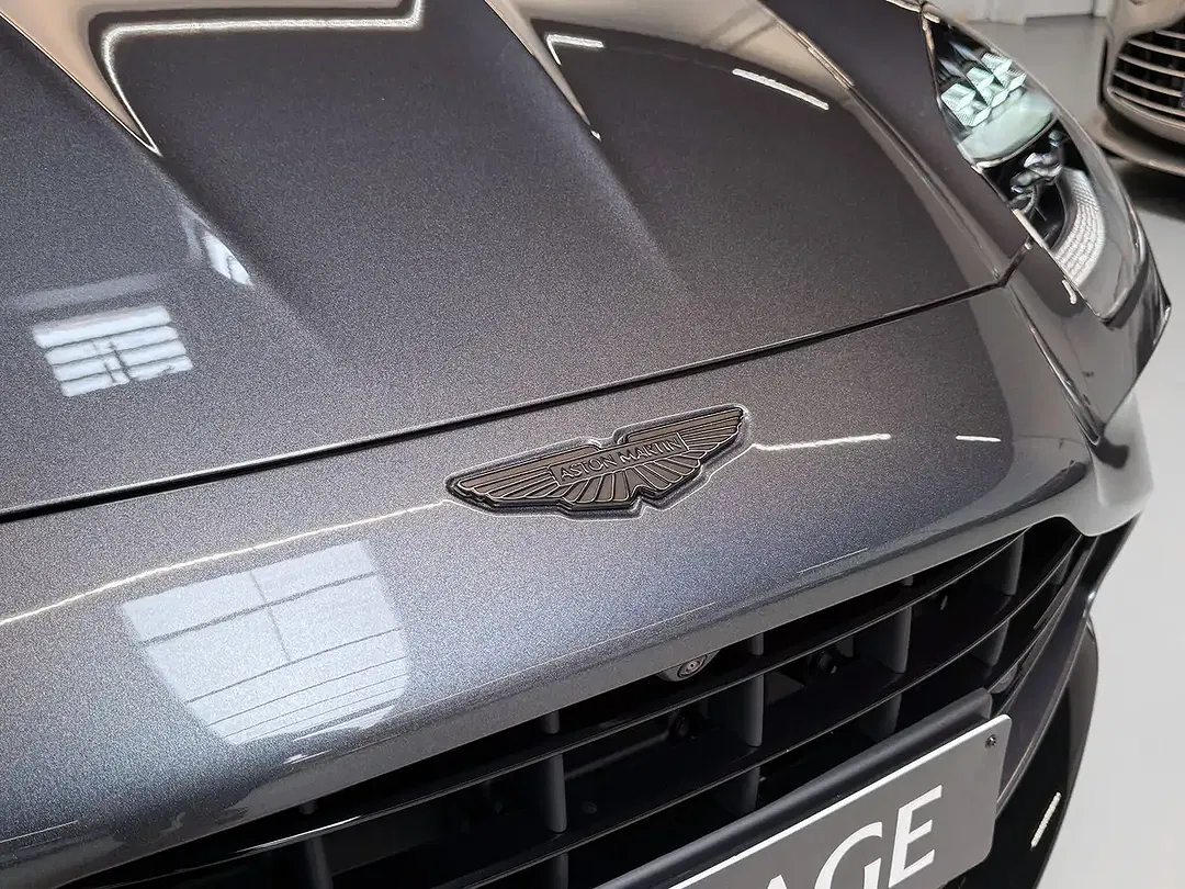 Aston Martin Vantage Roadster - Thumbnail 9