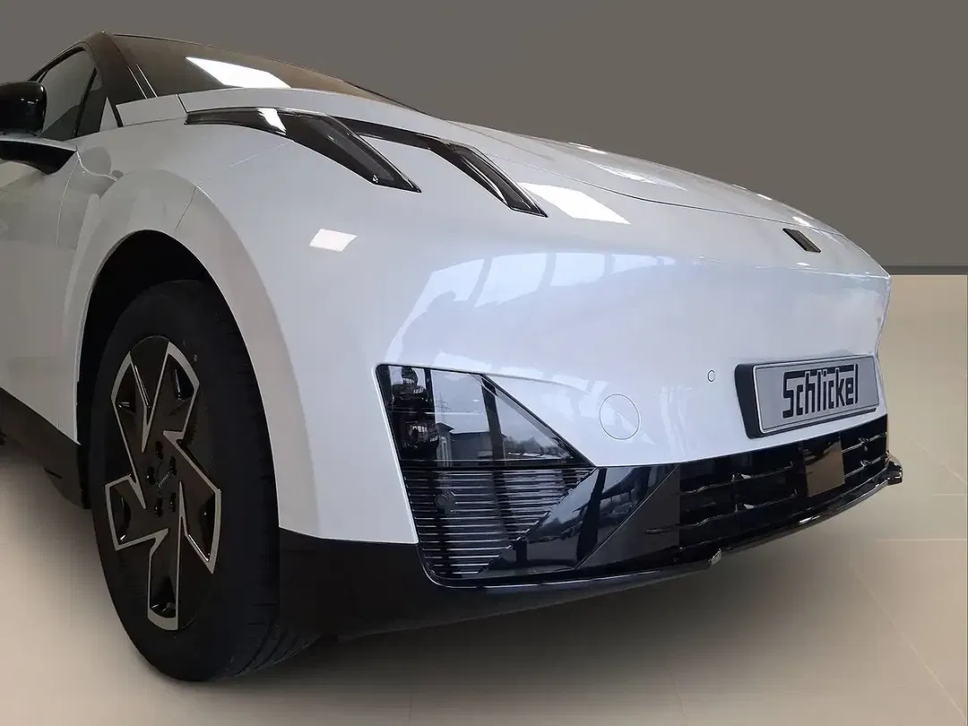 Lynk & Co 02 - Thumbnail 11