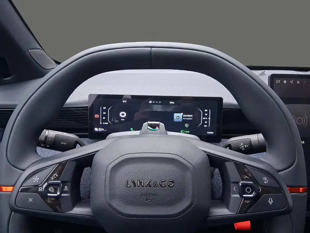 Lynk & Co 02 - Thumbnail 13