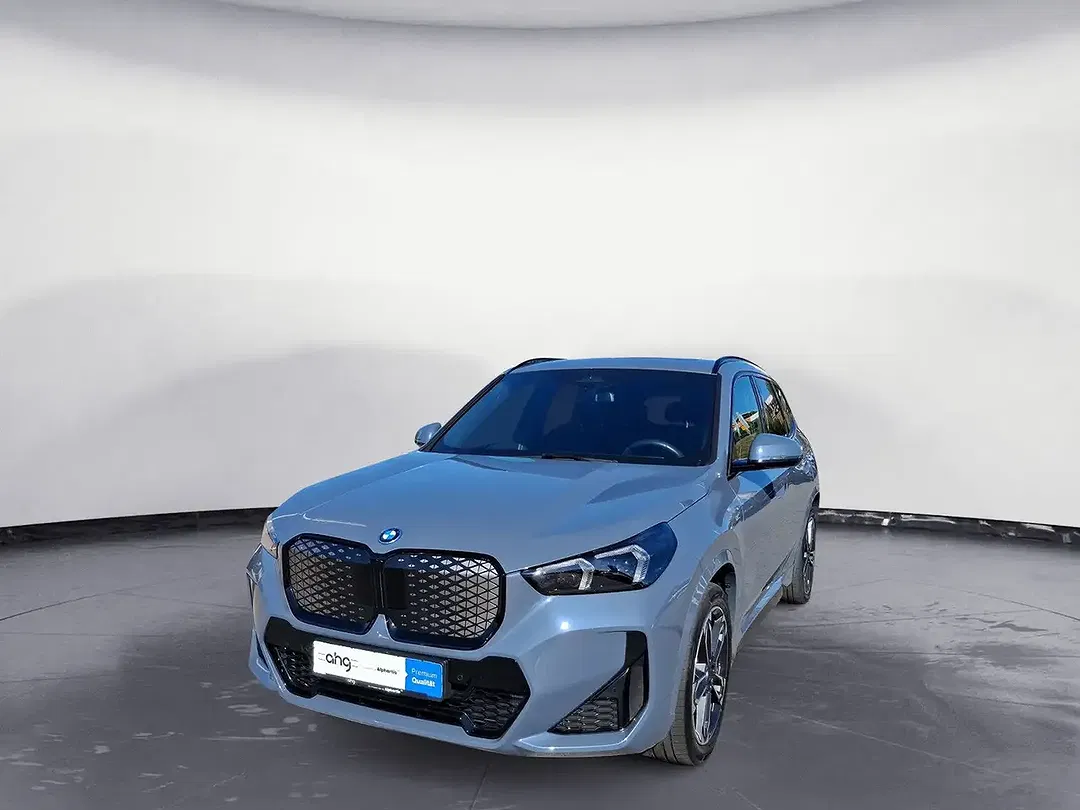 BMW iX1 xDrive - Thumbnail 8