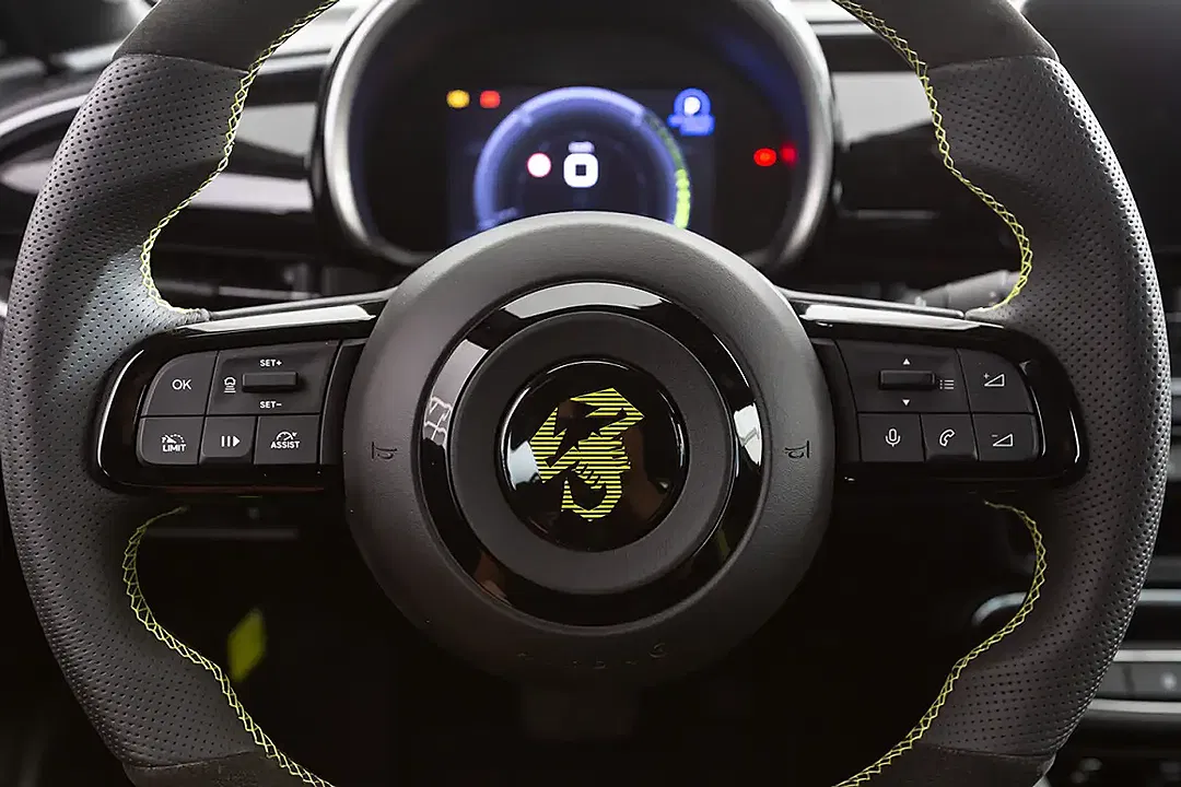 Abarth 600e Turismo - Thumbnail 5