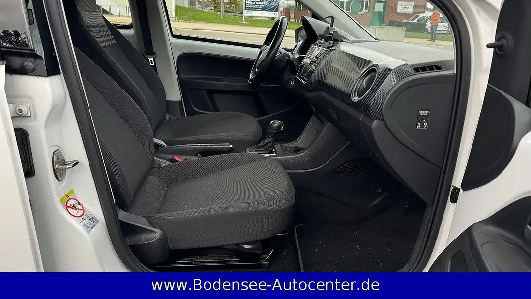 Volkswagen e-up! - Thumbnail 13
