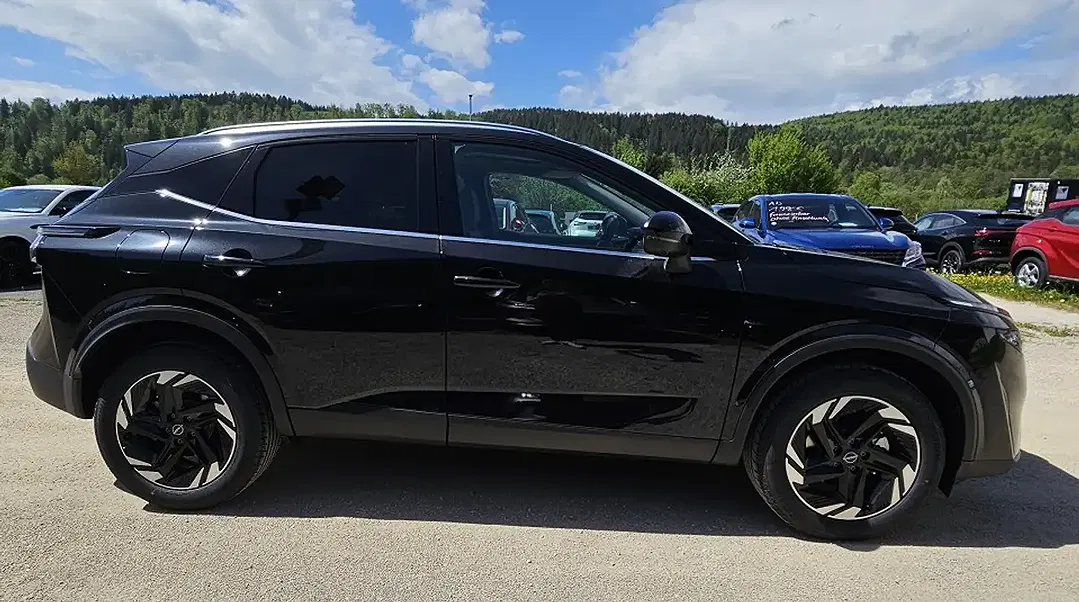 Nissan Qashqai DIG-T MHEV Xtronic N-Connecta Comfort - Thumbnail 4