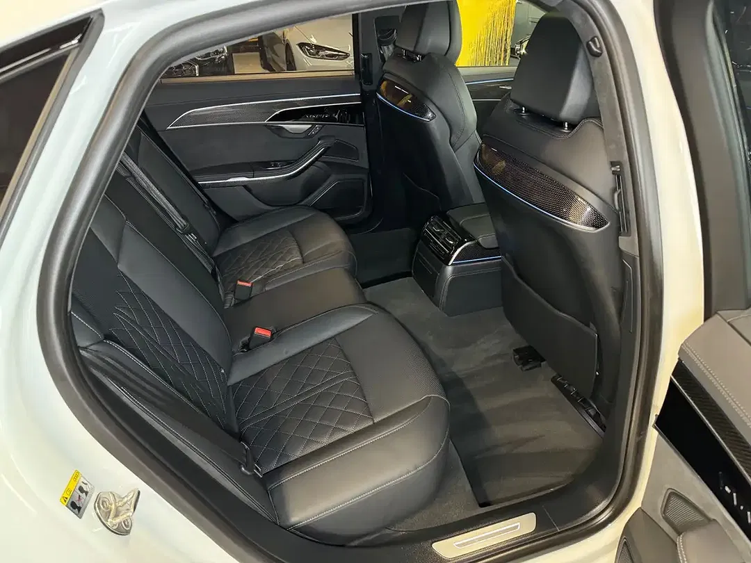 Audi S8 4.0 TFSI - foto 15