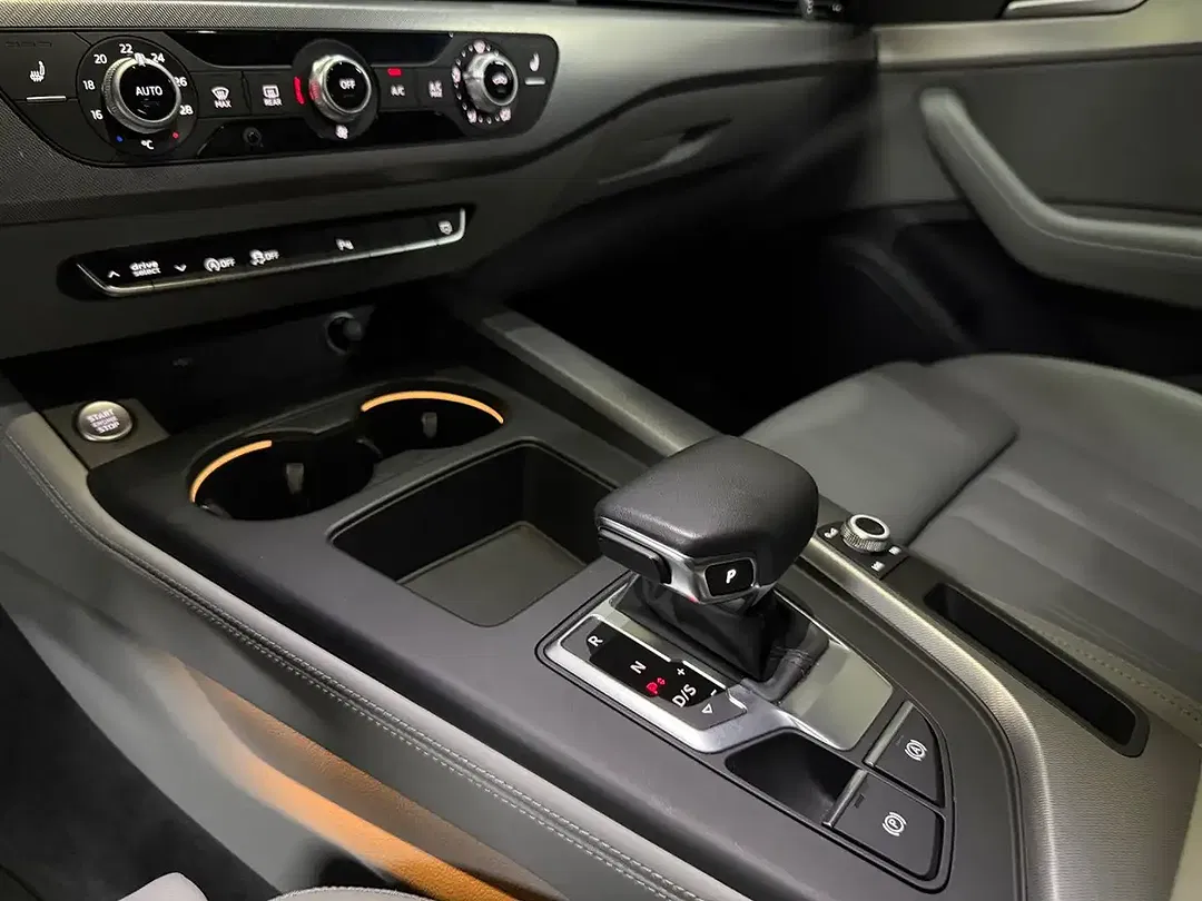 Audi A4 40 TDI Avant S line - Thumbnail 14