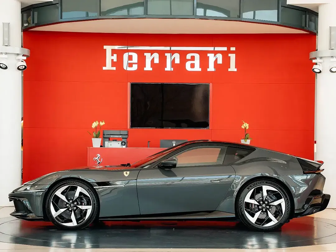 Ferrari 12 Cilindri - Thumbnail 4