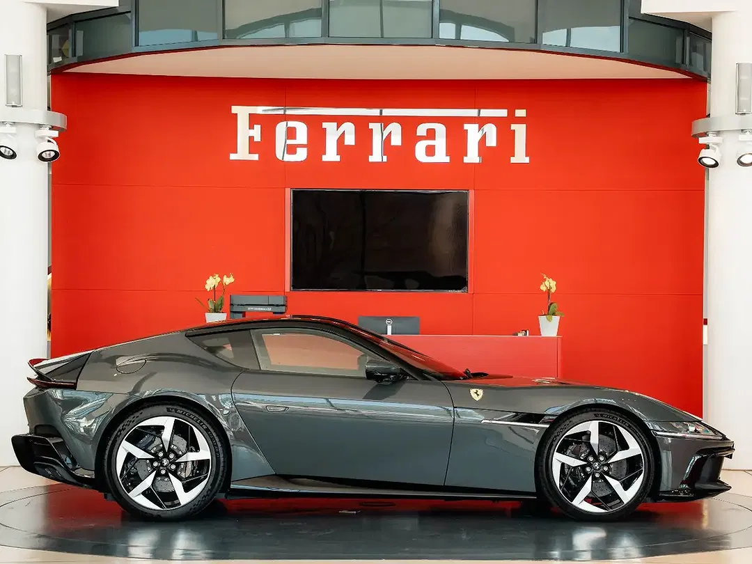 Ferrari 12 Cilindri - Thumbnail 8