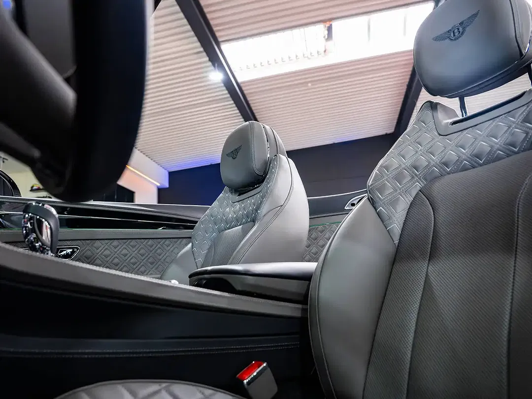 Bentley Continental GTC 4.0 V8 Mulliner - foto 15
