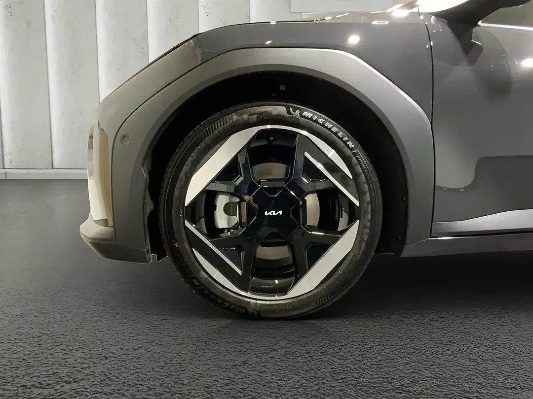 Kia EV4 Earth - Thumbnail 9