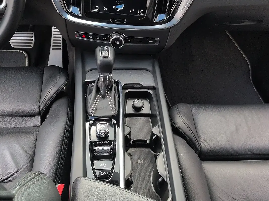 Volvo V60 T5 AWD R-Design - Thumbnail 11