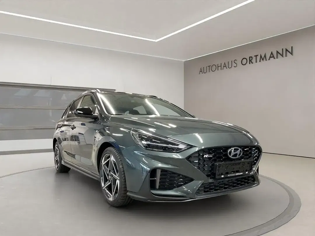 Hyundai i30 1.5 AUT - foto 1