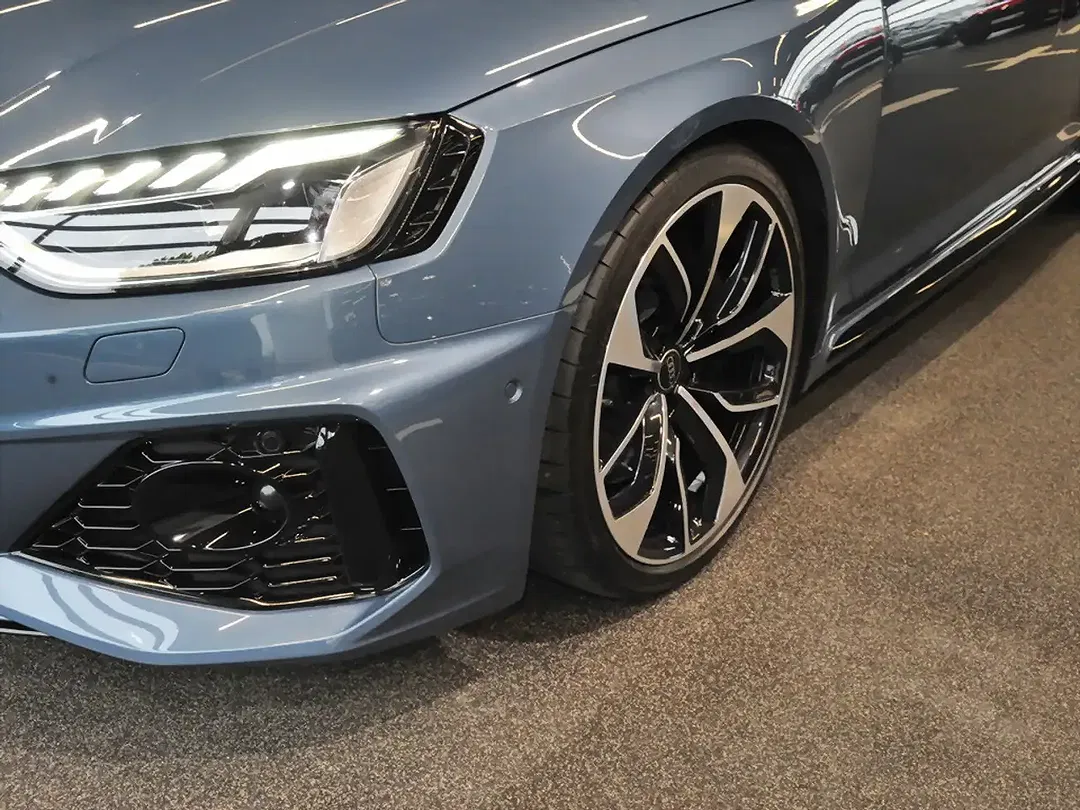 Audi RS4 tiptronic quattro Avant - Thumbnail 4