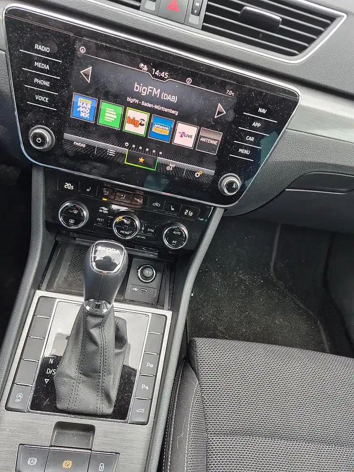 Skoda Superb AUT Combi Style - Thumbnail 24