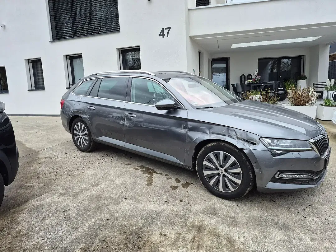 Skoda Superb AUT Combi Style - Thumbnail 8