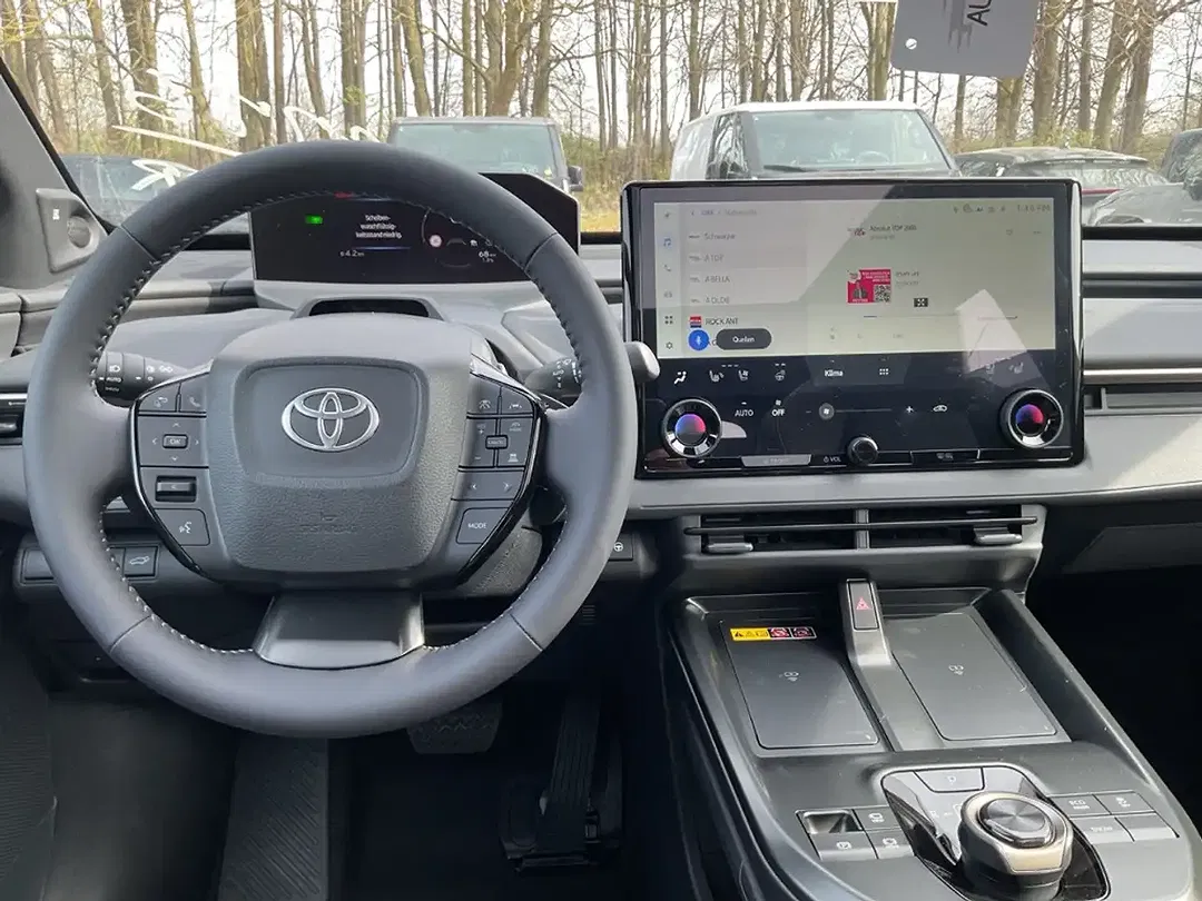 Toyota bZ4X - Thumbnail 12