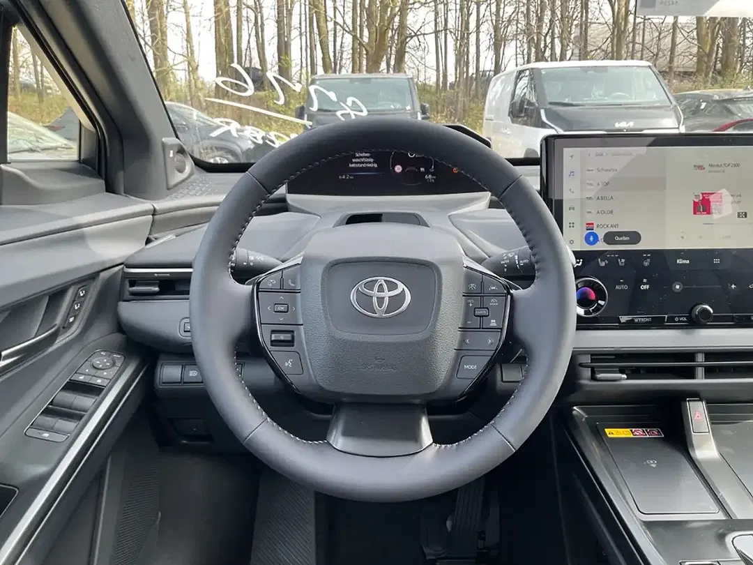 Toyota bZ4X - Thumbnail 13