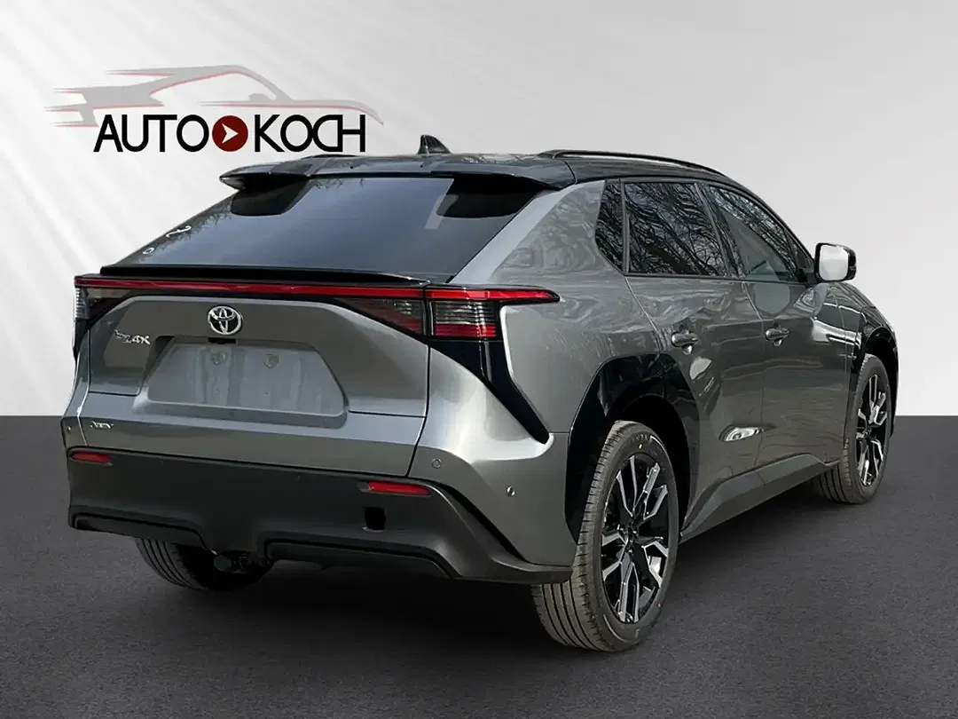 Toyota bZ4X - Thumbnail 5