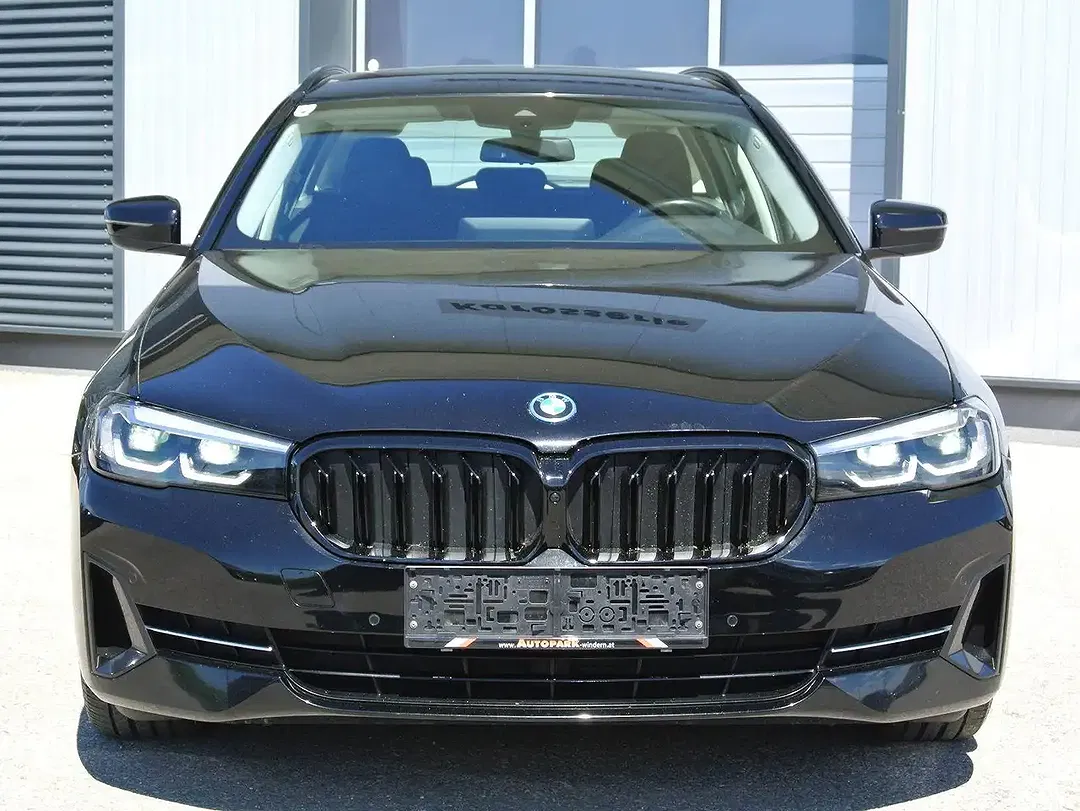 BMW 530 AUT xDrive Touring - Thumbnail 3