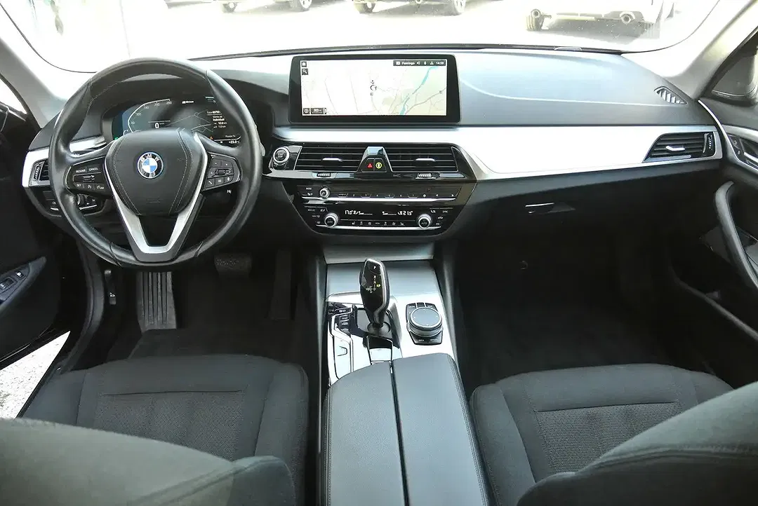 BMW 530 AUT xDrive Touring - Thumbnail 8