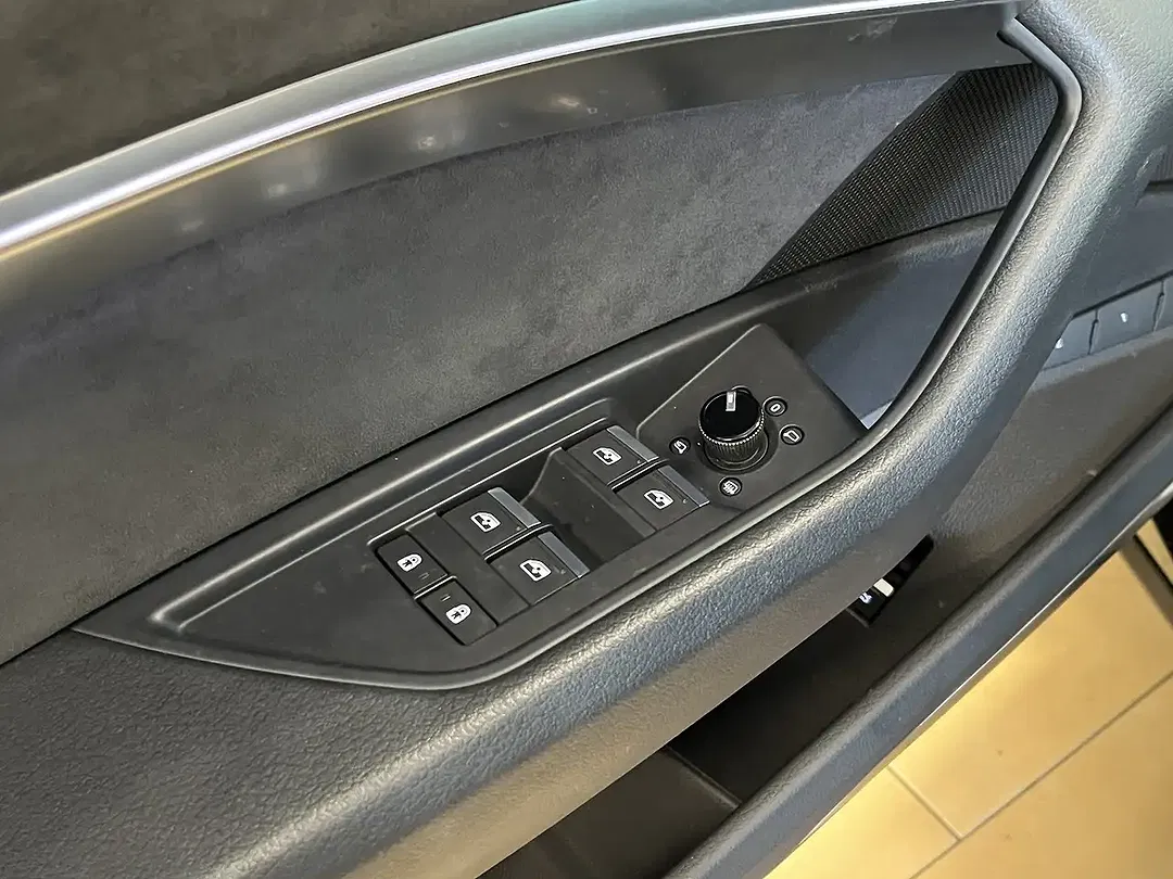 Audi e-tron - Thumbnail 11
