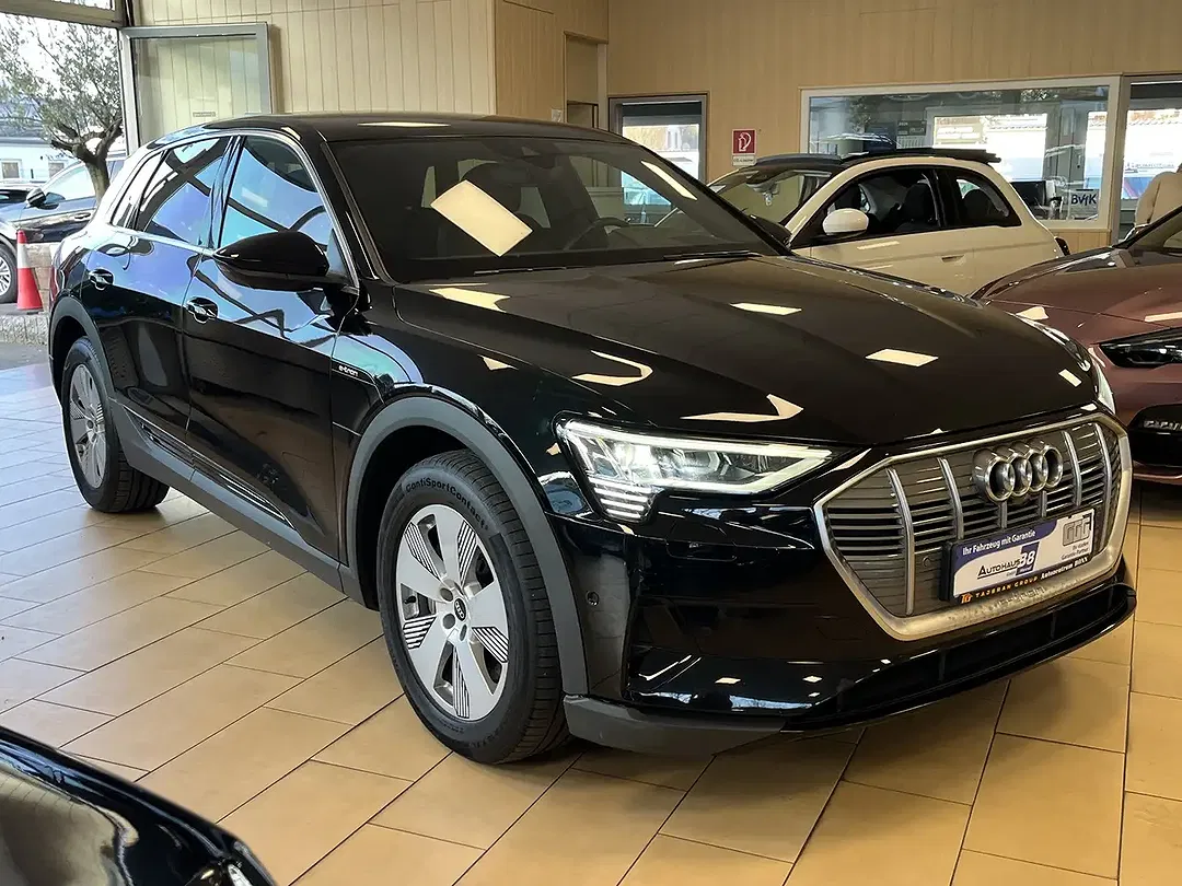 Audi e-tron - Thumbnail 3
