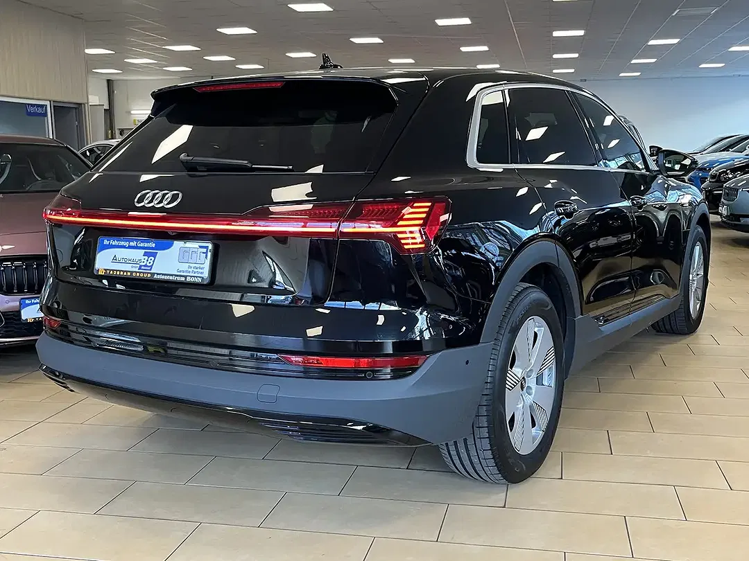 Audi e-tron - Thumbnail 4
