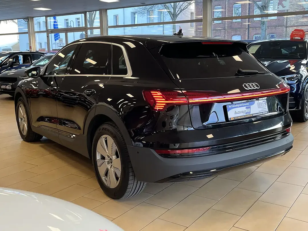 Audi e-tron - Thumbnail 8