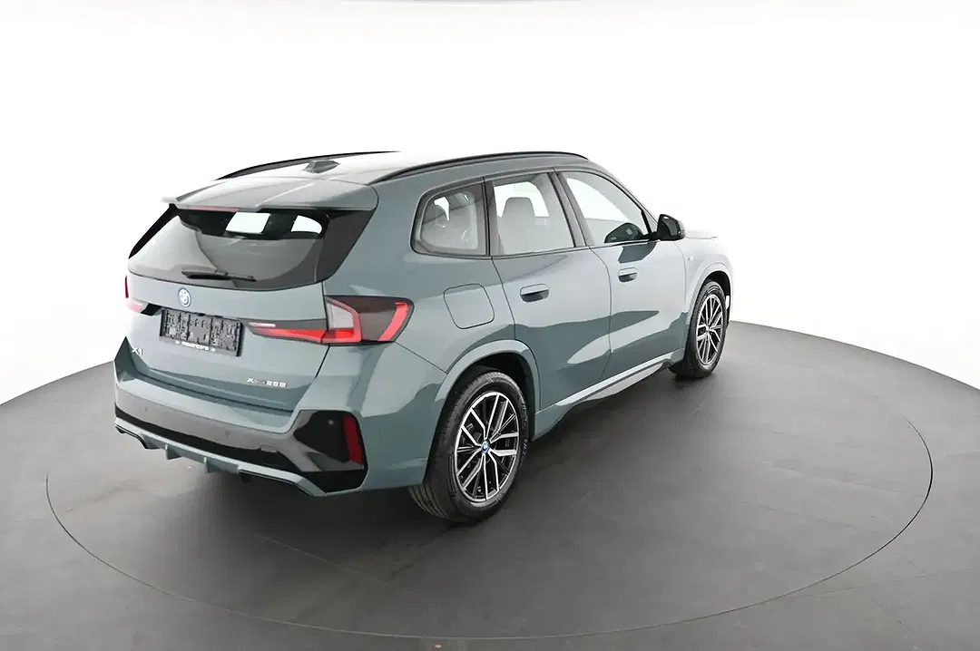 BMW X1 1.5 xDrive M Sport - Thumbnail 2