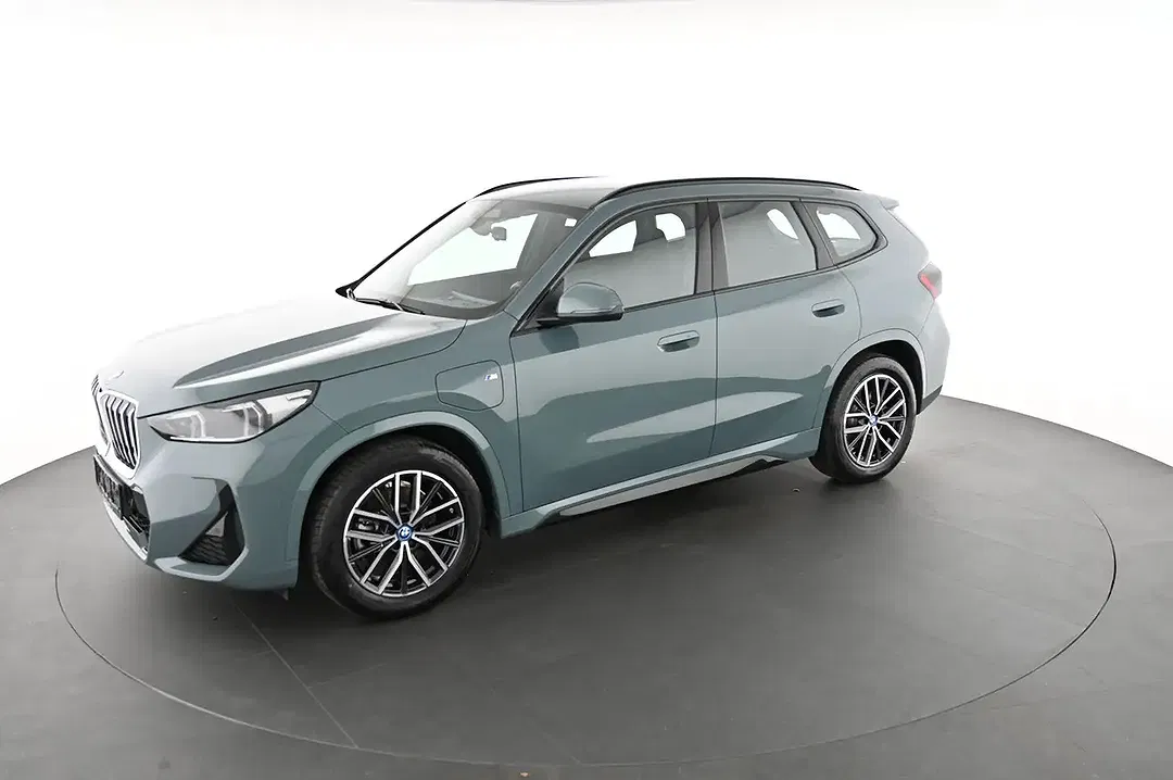 BMW X1 1.5 xDrive M Sport - Thumbnail 3