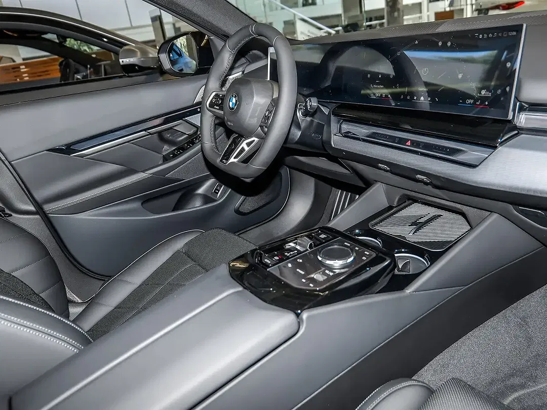 BMW 540 xDrive Touring M Sport Pro - Thumbnail 3