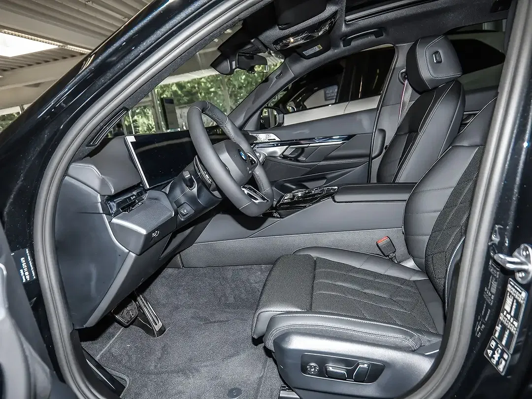 BMW 540 xDrive Touring M Sport Pro - Thumbnail 7