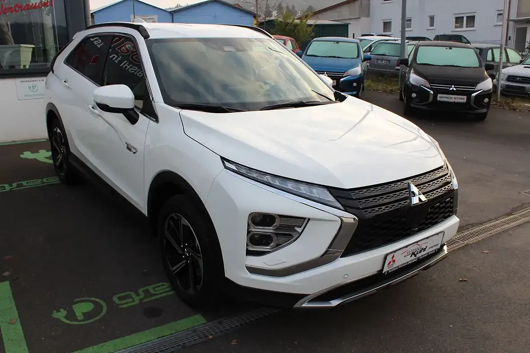 Mitsubishi Eclipse Cross PHEV 4WD - Thumbnail 6
