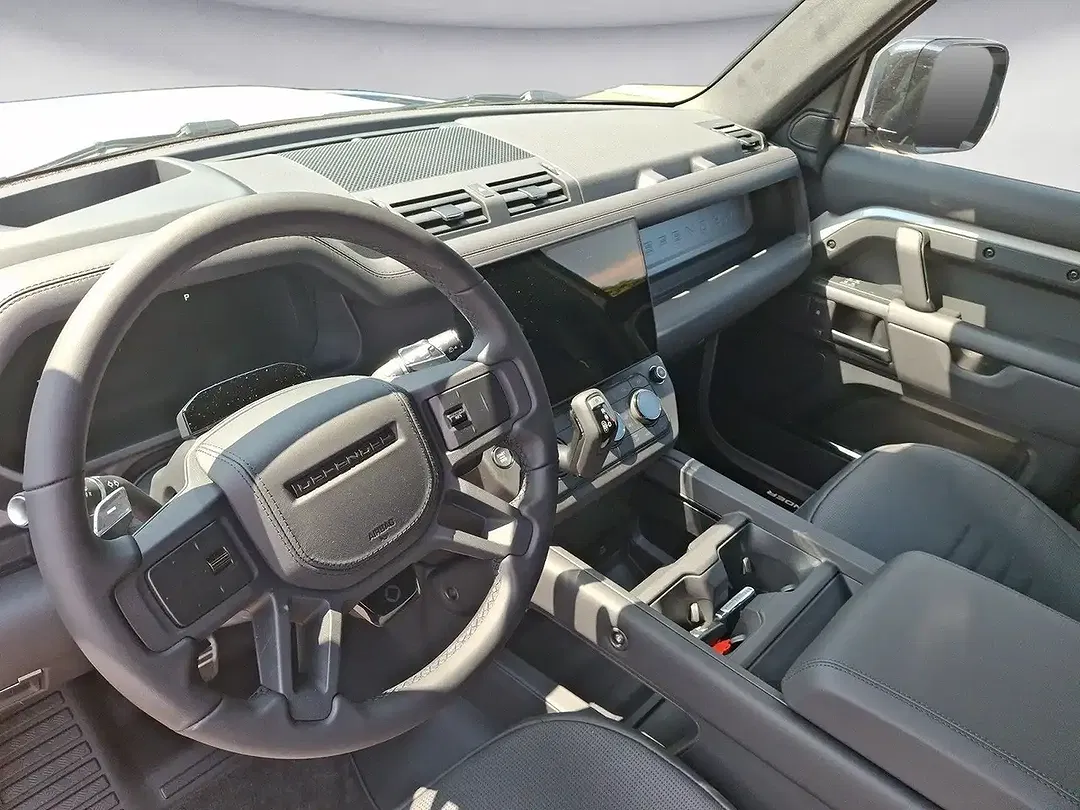 Land Rover Defender P635 OCTA 110 - Thumbnail 10