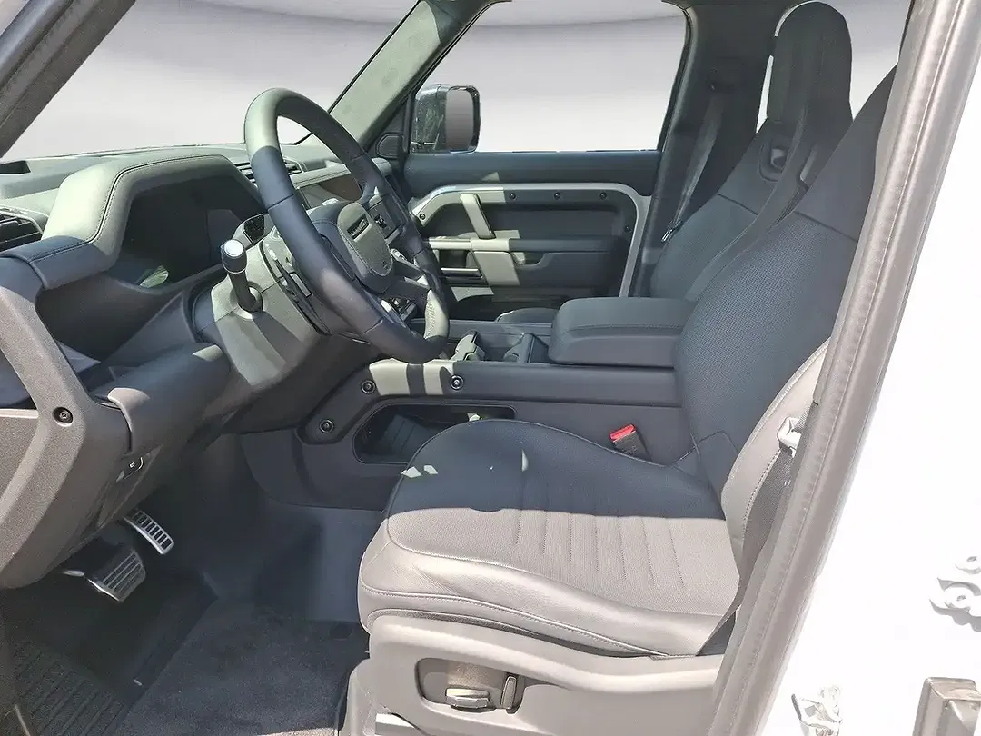 Land Rover Defender P635 OCTA 110 - Thumbnail 8