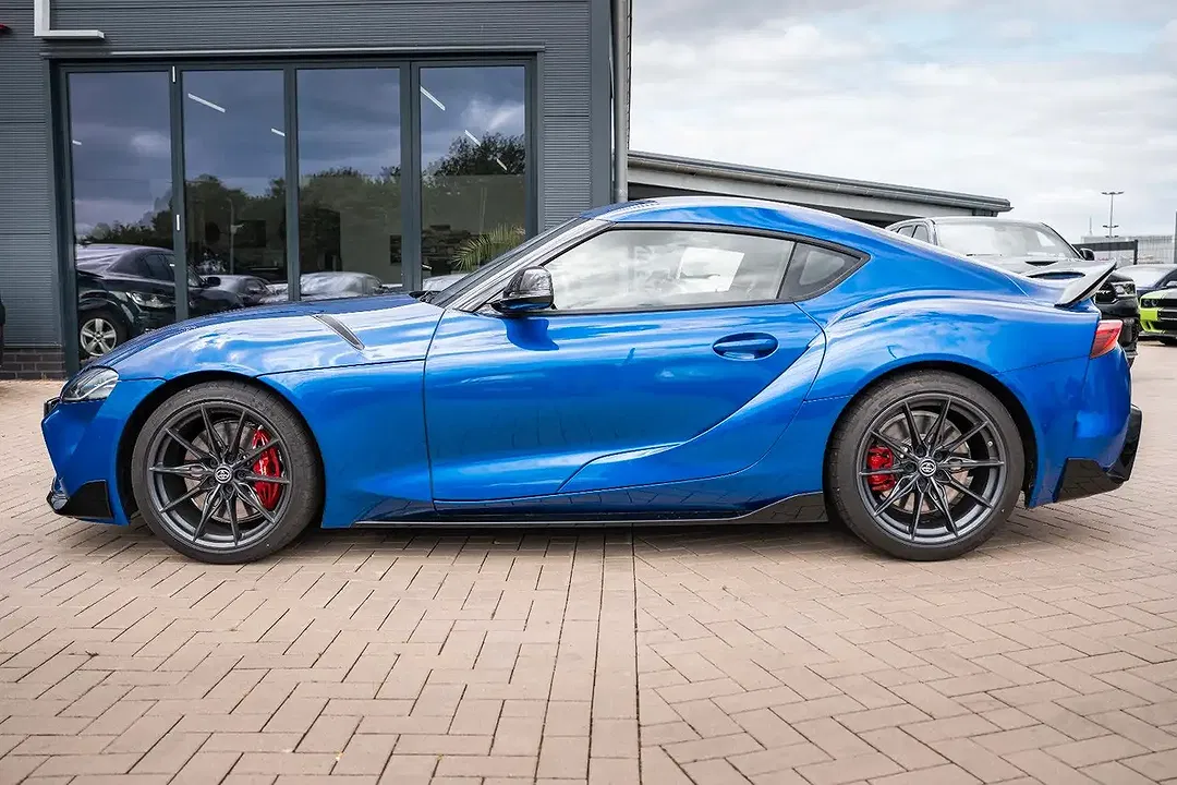 Toyota Supra - Thumbnail 11