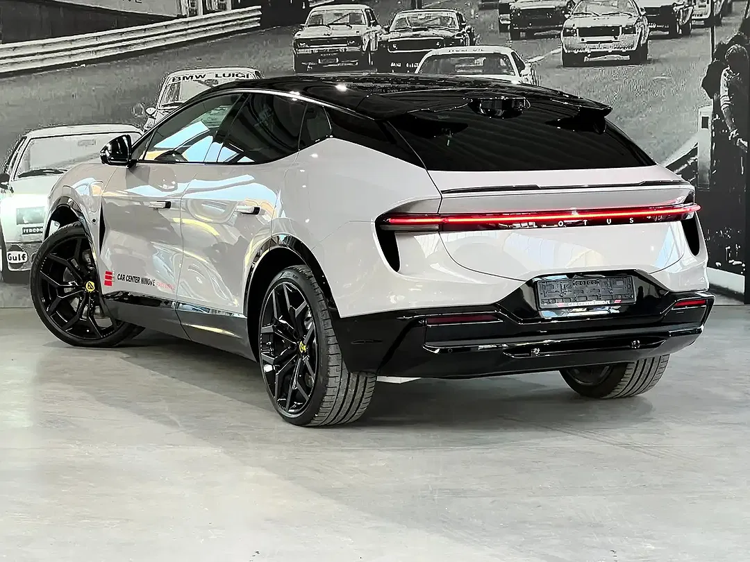 Lotus Eletre 4x4 EDS S - Thumbnail 3