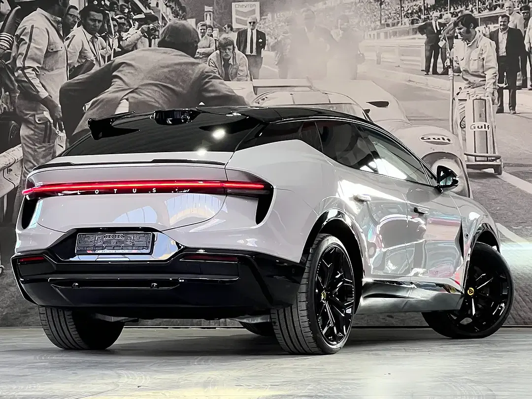 Lotus Eletre 4x4 EDS S - Thumbnail 9