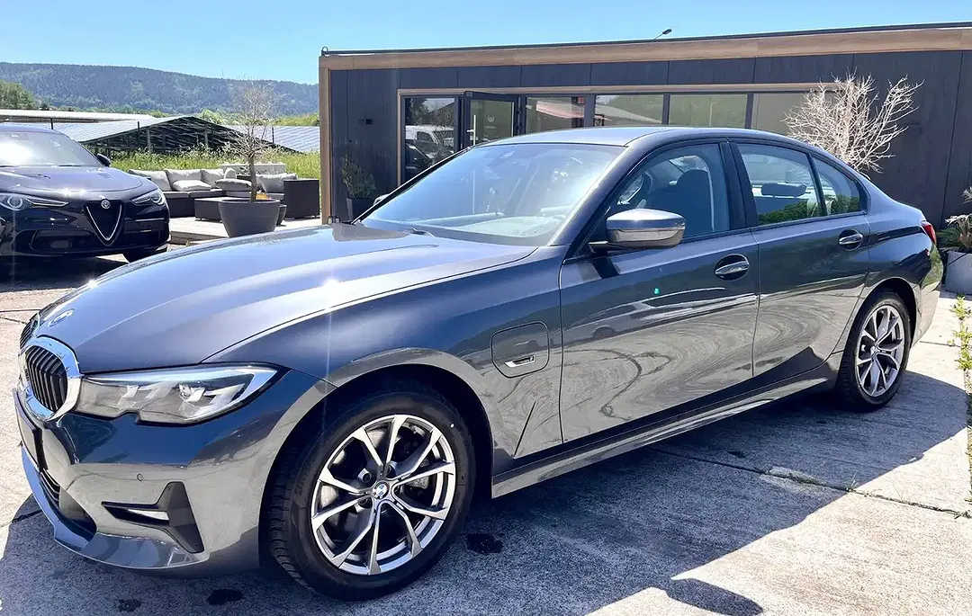 BMW 320 Hybrid - Thumbnail 1