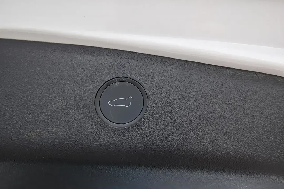 Tesla Model 3 RWD Standard Range - Thumbnail 11