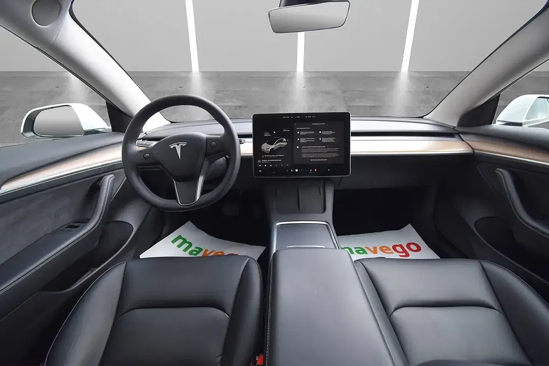 Tesla Model 3 RWD Standard Range - Thumbnail 13