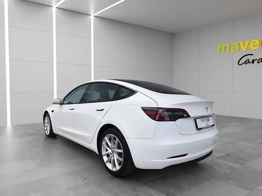 Tesla Model 3 RWD Standard Range - Thumbnail 4