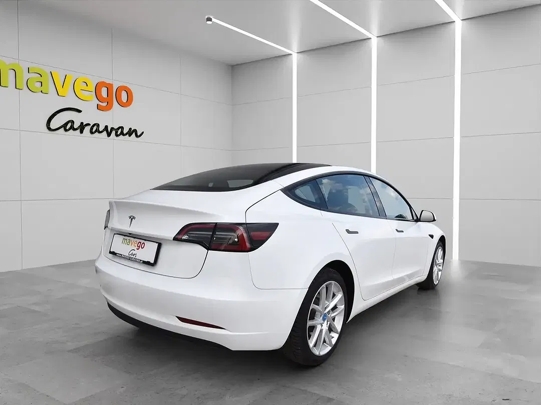 Tesla Model 3 RWD Standard Range - Thumbnail 6